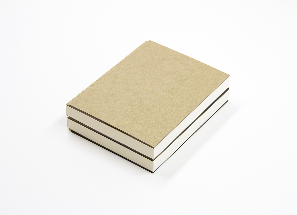 Kompaktes Notizbuch mit Leinenrücken